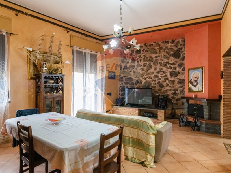 Casa Indipendente in Vendita a Acireale, 149'000€, 158 m²