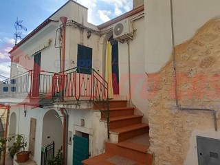 Quadrilocale in Vendita a Ischitella, 66'000€, 98 m²