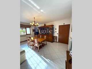 Appartamento in Vendita a Castel di Lama, 160'000€, 150 m²