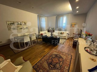 Casa Indipendente in Vendita a Ravenna, 470'000€, 267 m², arredato