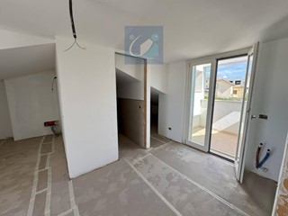 Villetta a schiera in Vendita a Fonte Nuova, 279'000€, 127 m²