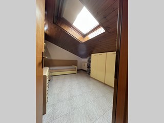 Trilocale in Vendita a Faggeto Lario, 145'000€, 90 m², arredato