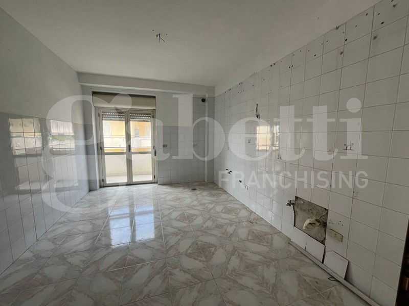 Appartamento in Vendita a Vitulazio, 125'000€, 120 m²