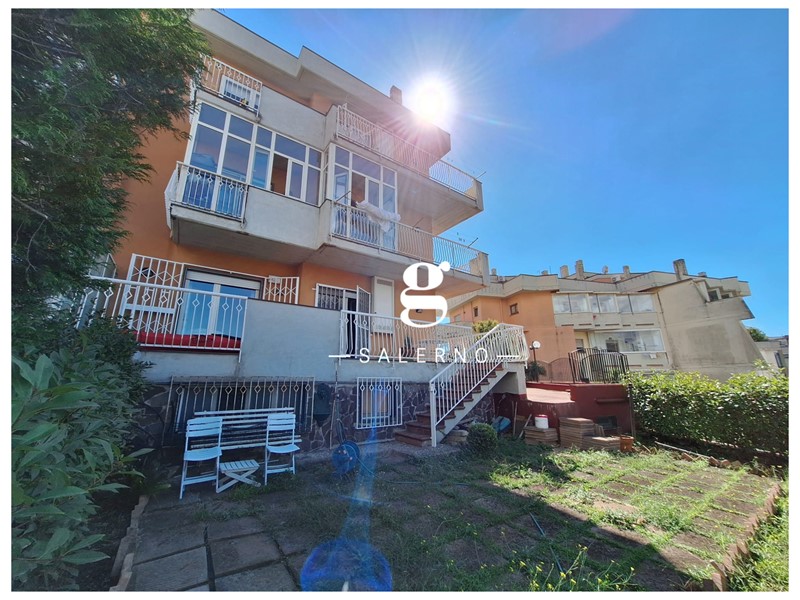 Appartamento in Vendita a Salerno, 339'000&euro;, 172 m²