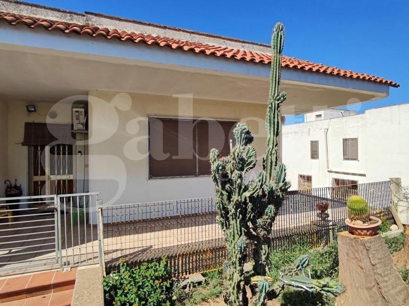 Casa Indipendente in Vendita a Ugento, 125'000€, 350 m²