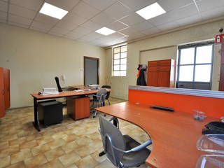 Capannone in Affitto a Inveruno, 1'100€, 200 m²