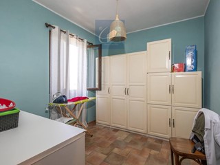 Villa in Vendita a Montelibretti, 390'000€, 380 m², con Box