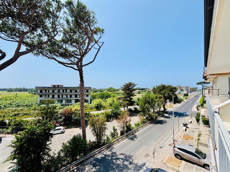 Quadrilocale in Affitto a Giugliano in Campania, 1'200€, 120 m², arredato