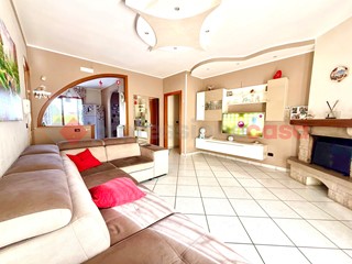 Quadrilocale in Vendita a Acerra, 155'000€, 110 m²