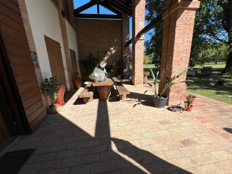 Casa Indipendente in Vendita a Parma, 870'000€, 450 m², con Box