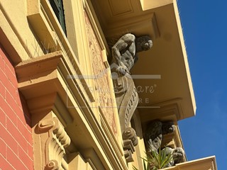 Appartamento in Vendita a Savona, 345'000&euro;, 140 m²