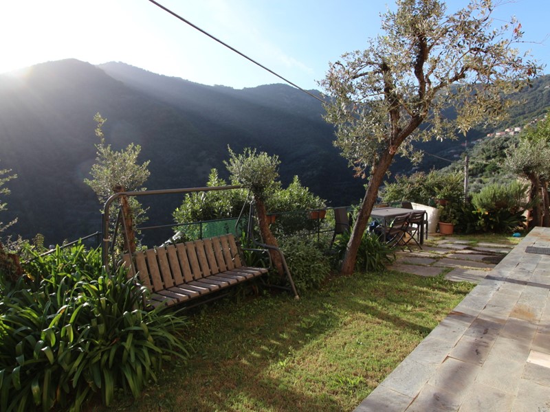 Casa Indipendente in Vendita a Avegno, zona Testana, 590'000€, 170 m²