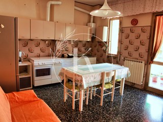 Appartamento in Vendita a Savona, zona Lavagnola, 126'000€, 74 m²