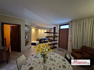 Villa in Vendita a Robecco sul Naviglio, 330'000€, 204 m²