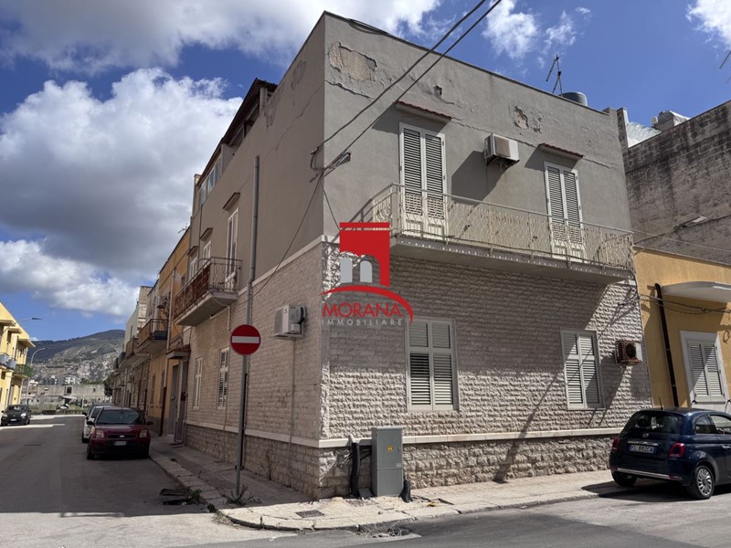 Casa Indipendente in Vendita a Trapani, 135'000&euro;, 218 m²