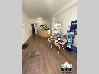 Negozio in Vendita a Alcamo, 85'000€, 124 m²