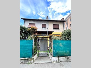 Casa Indipendente in Vendita a Ivrea, 93'525€, 154 m²