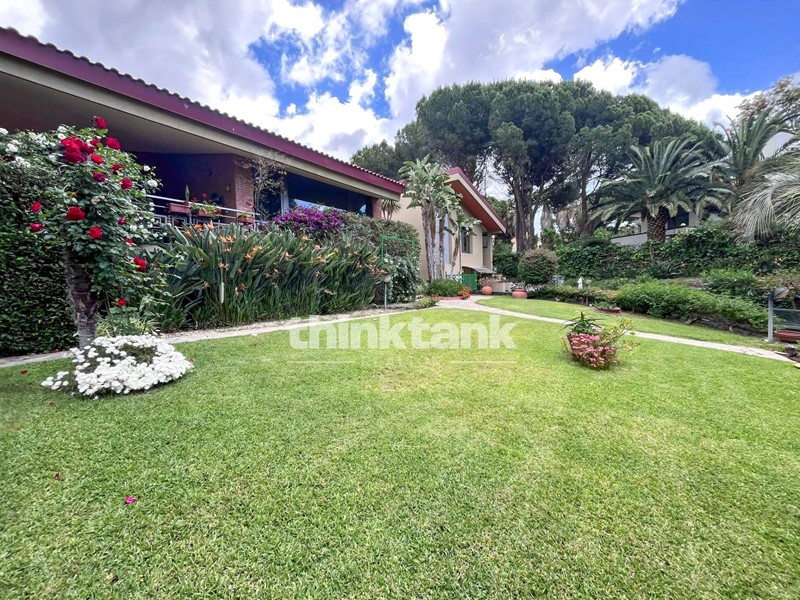 Villa in Vendita a Sant'Agata li Battiati, 1'650'000€, 480 m²