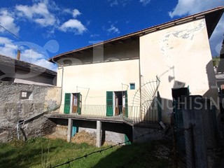 Casa Indipendente in Vendita a Oulx, 150'000€, 200 m²