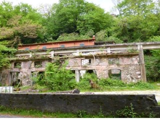 Capannone in Vendita a Carrara, zona Torano, 37'501€, 628 m²