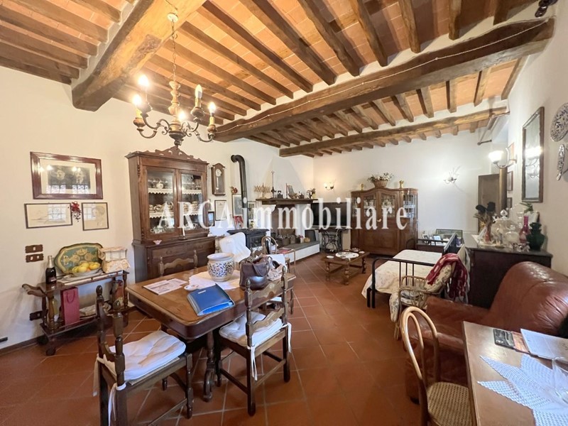 Casale in Vendita a Pietrasanta, 450'000€, 210 m²