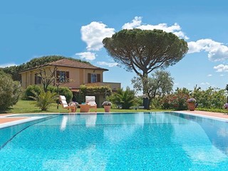 Villa in Vendita a Massarosa, 2'300'000€, 420 m²