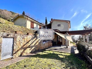 Casale in Vendita a Pietrasanta, 500'000&euro;, 110 m²