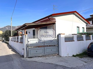 Casa Indipendente in Vendita a Seravezza, 265'000&euro;, 100 m²