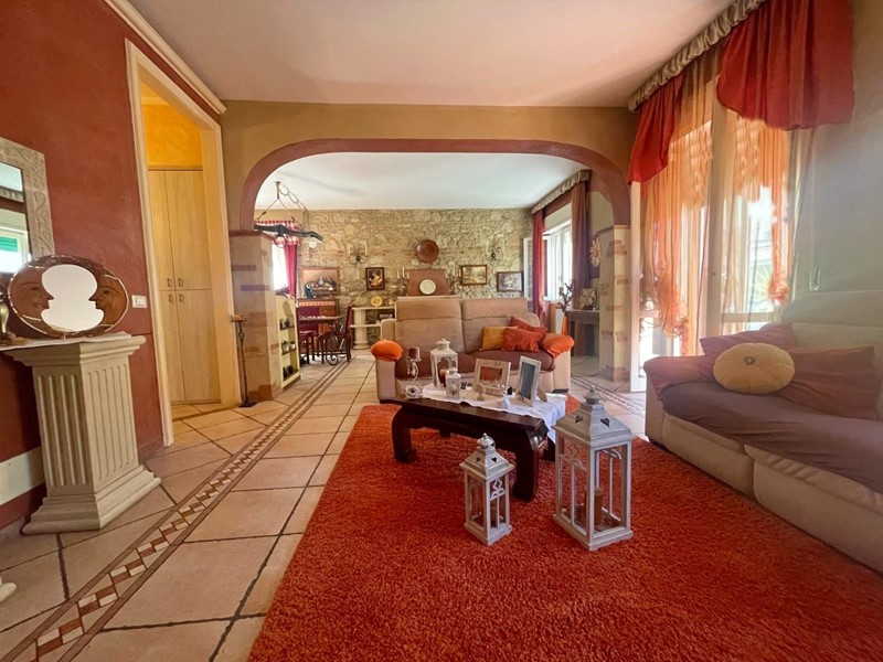 Appartamento in Vendita a Poggibonsi, 215'000€, 110 m², con Box