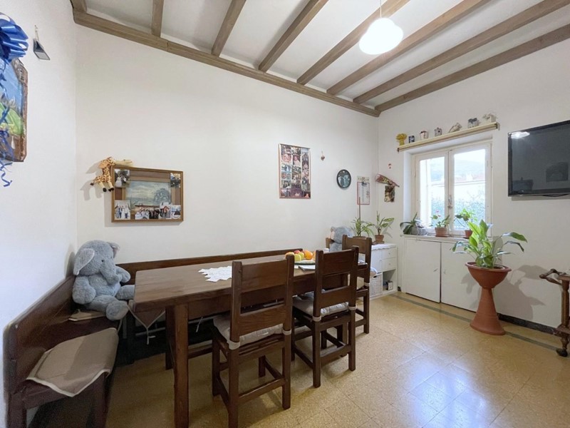 Quadrilocale in Vendita a Camaiore, 168'000&euro;, 70 m²