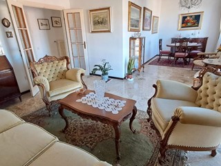 Appartamento in Vendita a Cecina, 255'000€, 140 m², arredato