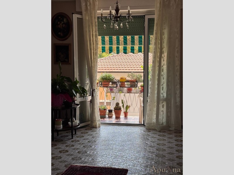 Appartamento in Vendita a Carrara, zona Marina di Carrara, 240'000€, 127 m²