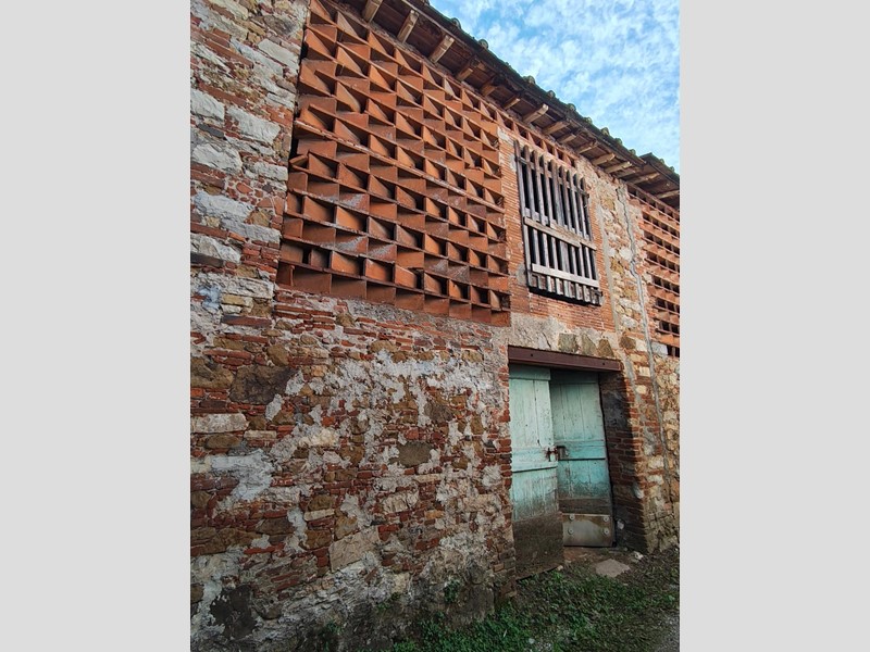 Casale in Vendita a Lucca, zona Sant'Anna, 50'000€, 60 m²