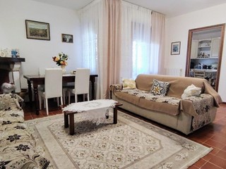 Appartamento in Vendita a Casciana Terme Lari, zona Perignano, 135'000€, 120 m², arredato, con Box