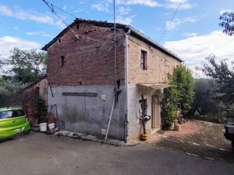Casa Indipendente in Vendita a Santa Maria a Monte, zona Falorni, 130'000€, 120 m², con Box