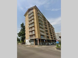 Trilocale in Vendita a Trezzano sul Naviglio, 60'000€, 72 m²