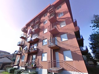 Appartamento in Vendita a Trezzo sull'Adda, 102'000€, 115 m², con Box