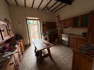 Quadrilocale in Vendita a Monteriggioni, zona Castellina Scalo, 150'000€, 106 m²