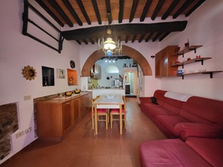 Trilocale in Vendita a Vicopisano, zona San Giovanni Alla Vena, 114'000€, 70 m², arredato