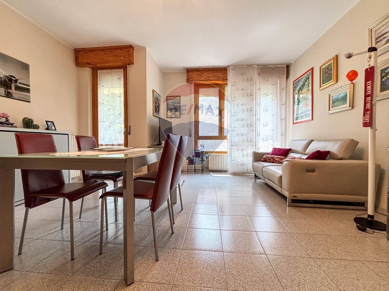 Bilocale in Vendita a Varese, 95'000€, 79 m²