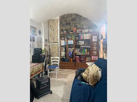 Casa Semi Indipendente in Vendita a Ventimiglia, 140'000€, 70 m²