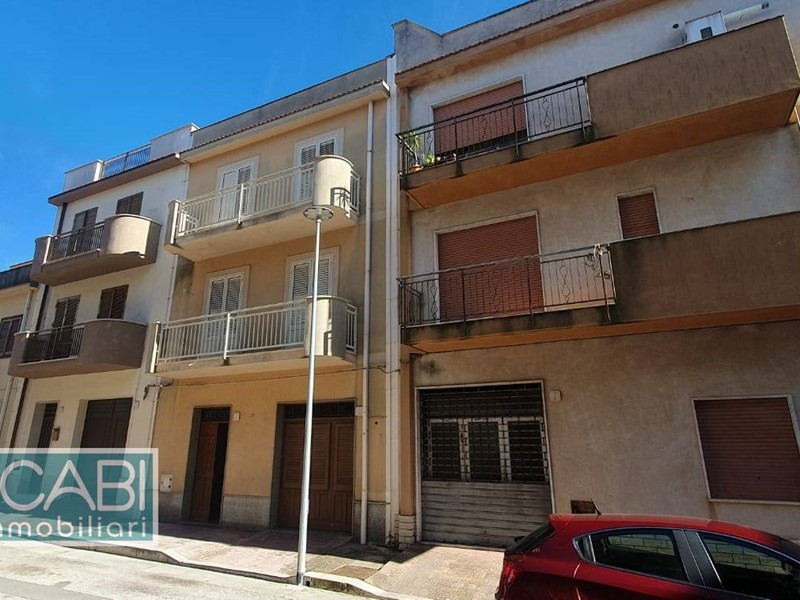Appartamento in Vendita a Santa Ninfa, 60'000&euro;, 183 m²