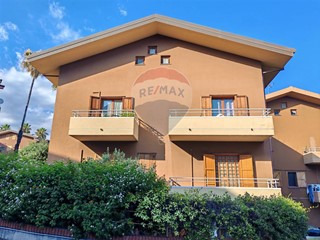 Casa Semi Indipendente in Vendita a Sant'Agata li Battiati, 330'000€, 211 m²