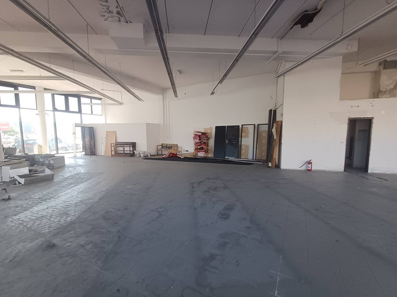 Attività commerciale in Vendita a San Giuliano Terme, 240'000€, 120 m²