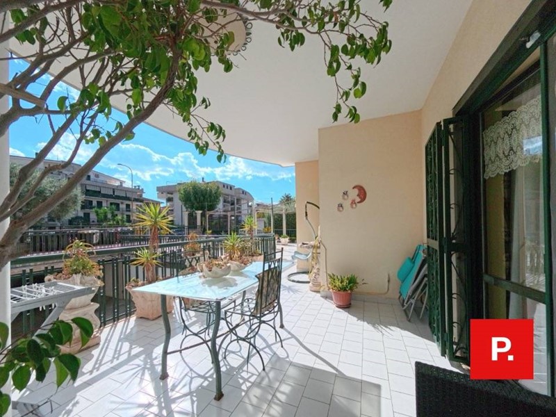Appartamento in Vendita a Caserta, 420'000€, 260 m²