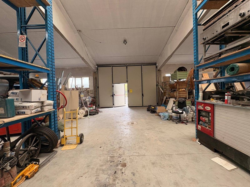 Capannone in Vendita a Castelfranco Emilia, 299'000€, 320 m²