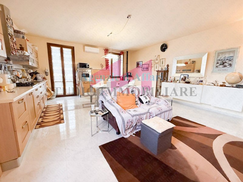 Trilocale in Vendita a Ceneselli, 99'000€, 120 m²