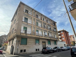 Trilocale in Vendita a Collegno, 148'000€, 86 m²