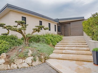 Villa in Vendita a Fermo, 990'000€, 300 m²