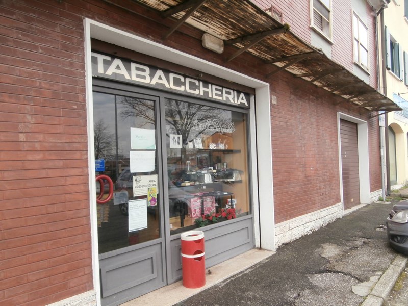 Attività commerciale in Vendita a Ferrara, 105'000€, 60 m²